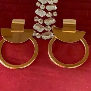 6/$20 Gold accent earrings